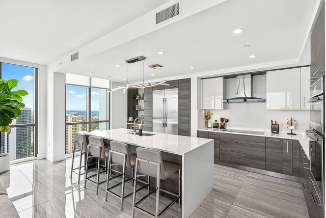 5 of 61 - 100 E Las Olas Boulevard #4301, Fort Lauderdale, FL