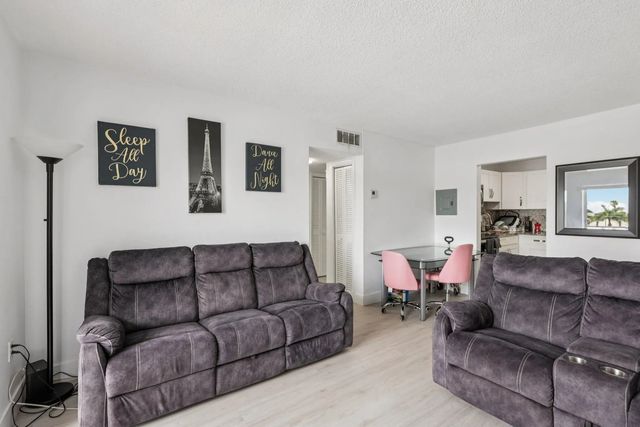 5 of 24 - 1735 Ne 164th Street #f-304, North Miami Beach, FL