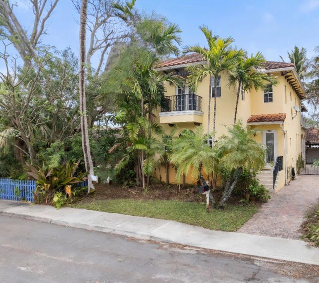 218 N Palmway, Lake Worth Beach