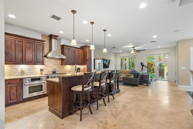 5 of 40 - 218 N Palmway, Lake Worth Beach, FL