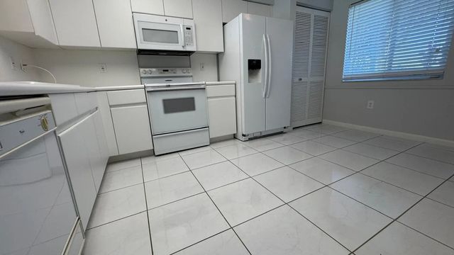 4 of 47 - 5876 Regal Glen Drive #108, Boynton Beach, FL