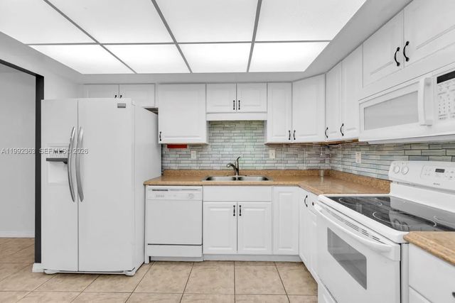 3 of 24 - 18011 Biscayne Boulevard #903, Aventura, FL