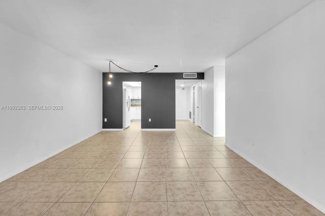 4 of 24 - 18011 Biscayne Boulevard #903, Aventura, FL