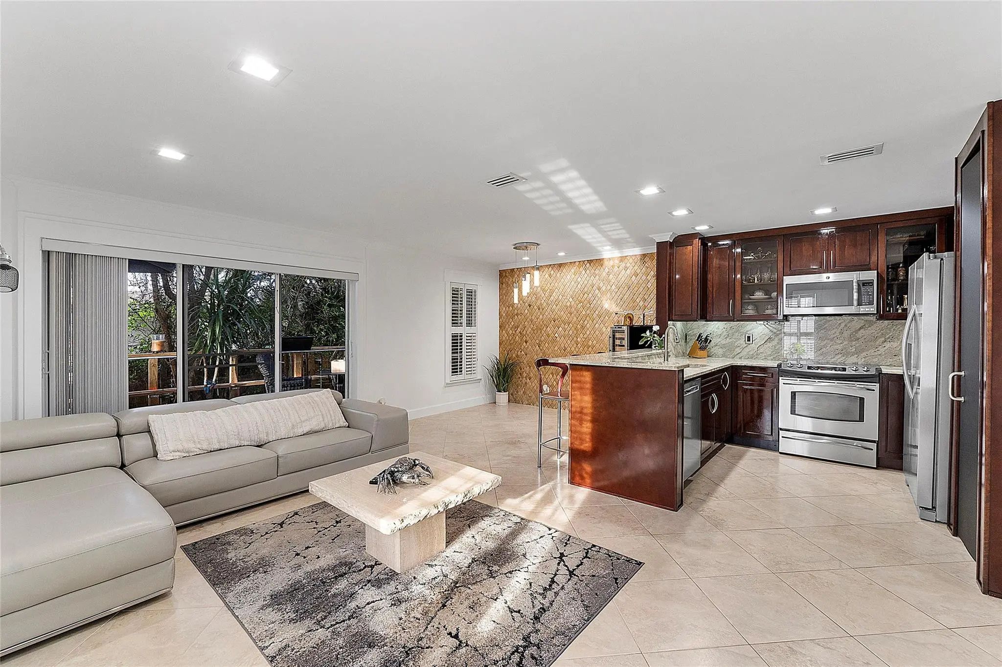 3221 Ne 16th Street #100, Pompano Beach