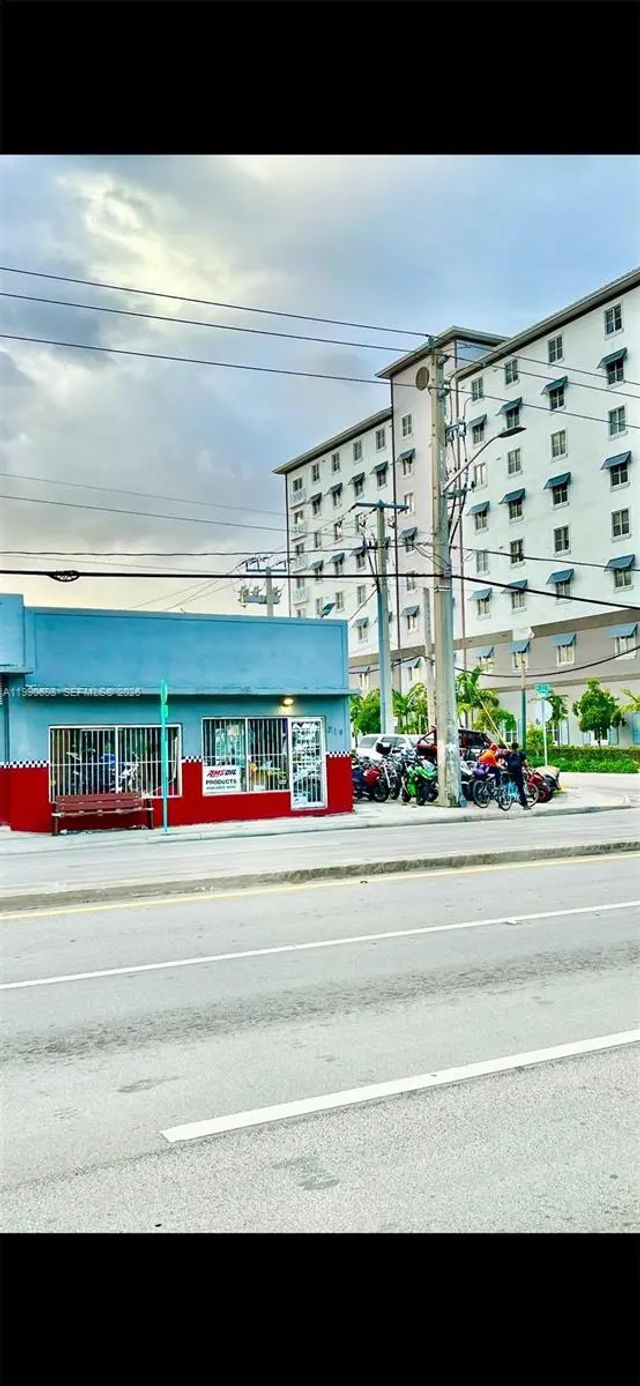 210 Sw 22nd Avenue, Miami