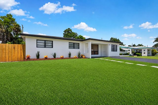 4 of 22 - 614 N 32nd Court, Hollywood, FL