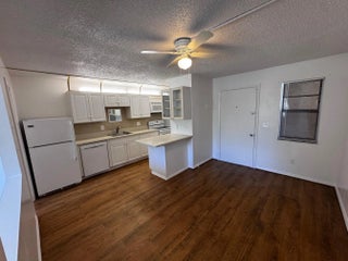 Photo of Listing #B26009309