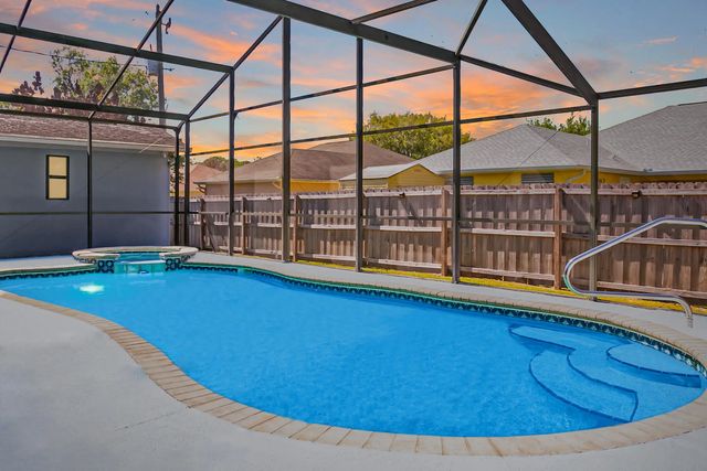 2 of 32 - 471 Se Ron Rico Terrace, Port St. Lucie, FL