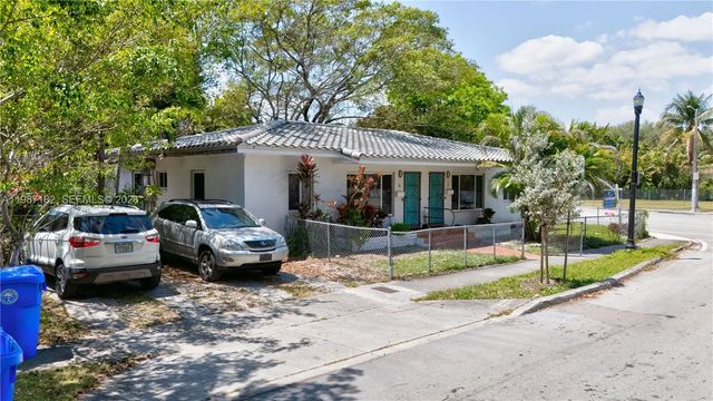 3 of 31 - 2 Ne 45th Street, Miami, FL
