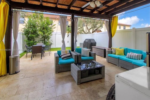 3 of 21 - 3323 W 90th Terrace, Hialeah, FL