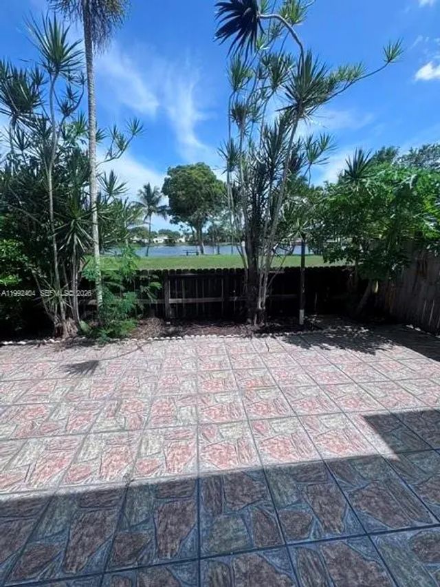 6713 Sw 112th Court, Miami