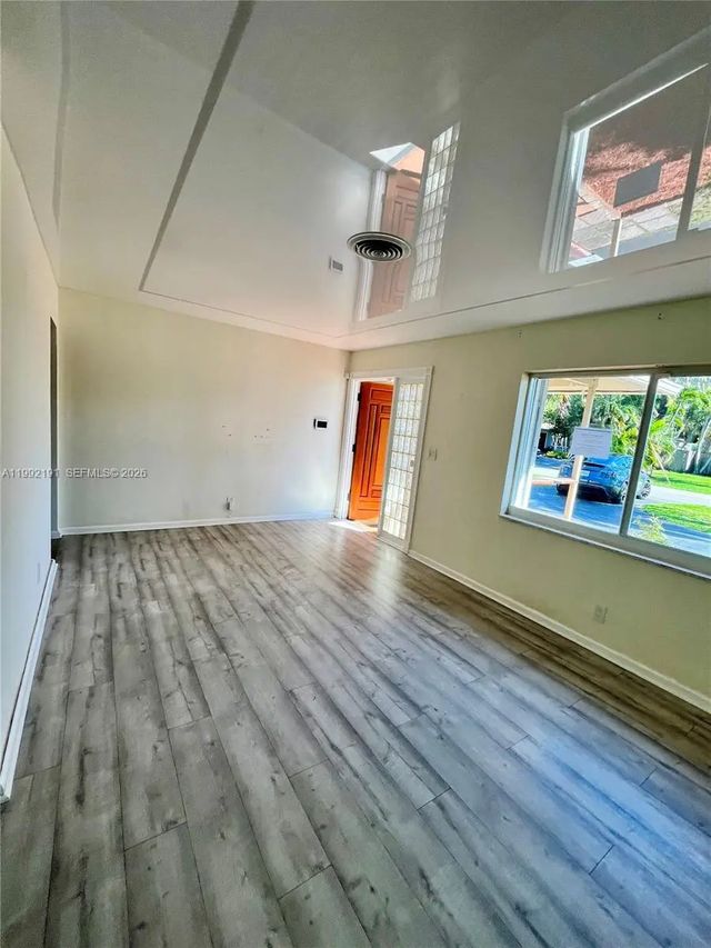4 of 19 - 2031 Nw 32nd Street, Oakland Park, FL