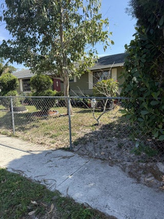 Photo of Listing #B26009261