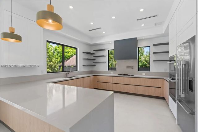 5 of 29 - 6221 Sw 60th Street, South Miami, FL