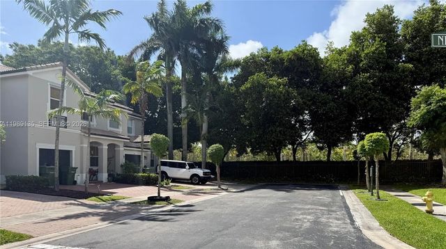 3 of 32 - 909 Ne 42nd Avenue, Homestead, FL