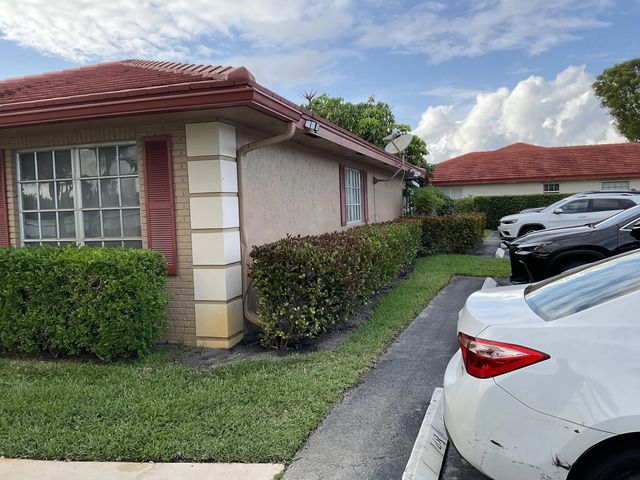5 of 14 - 1473 Sw 27th Avenue #1e, Boynton Beach, FL