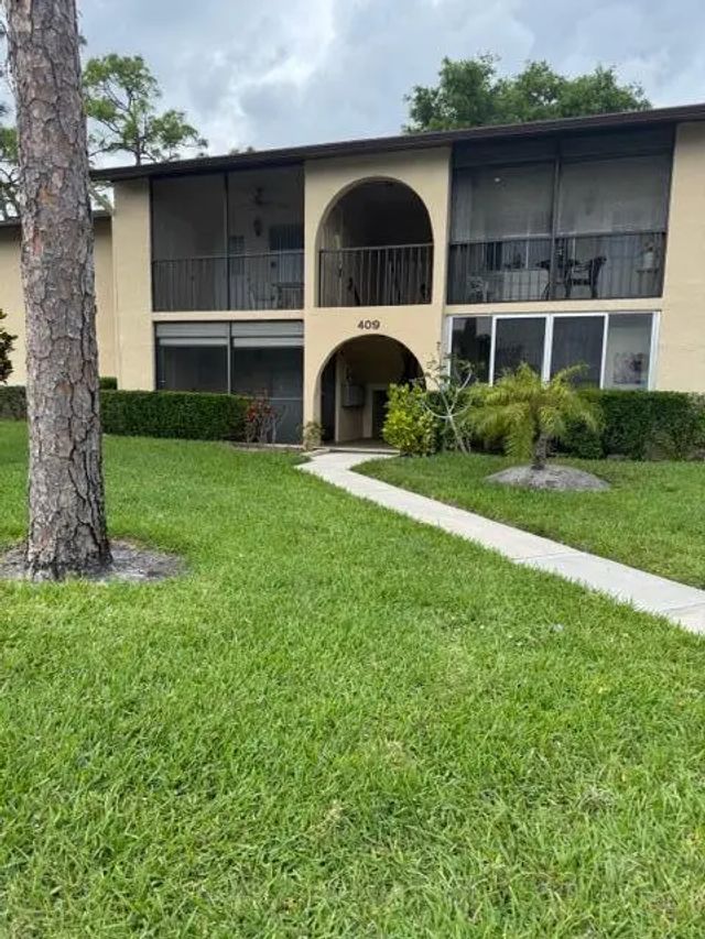 2 of 38 - 409 Pine Glen Lane #a-1, Greenacres, FL
