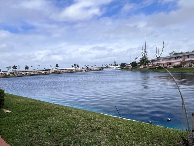 1012 Sw 11th Street #9n, Hallandale Beach