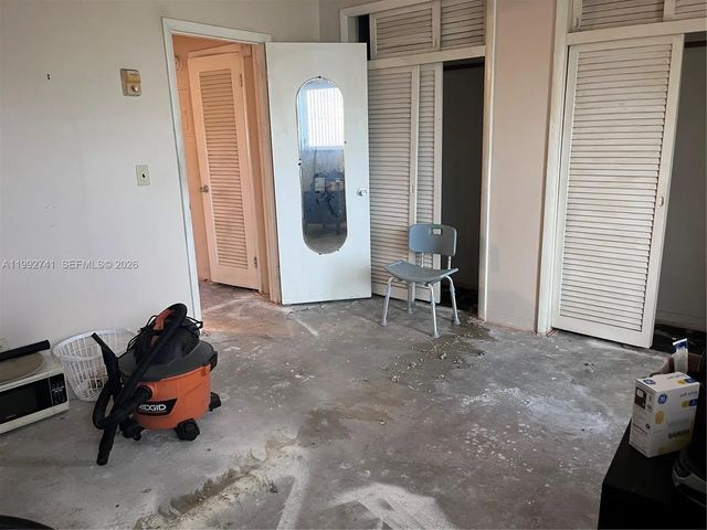 5 of 12 - 1012 Sw 11th Street #9n, Hallandale Beach, FL