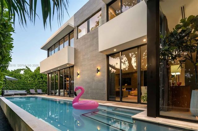 2 of 32 - 121 2nd Dilido Terrace #share A, Miami Beach, FL
