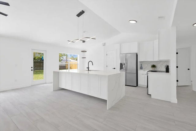 Photo of Listing #B26009824