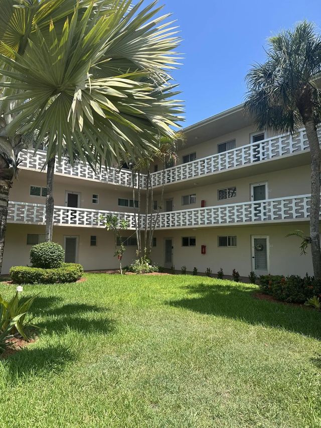 2812 S Garden Dr S #304, Lake Worth