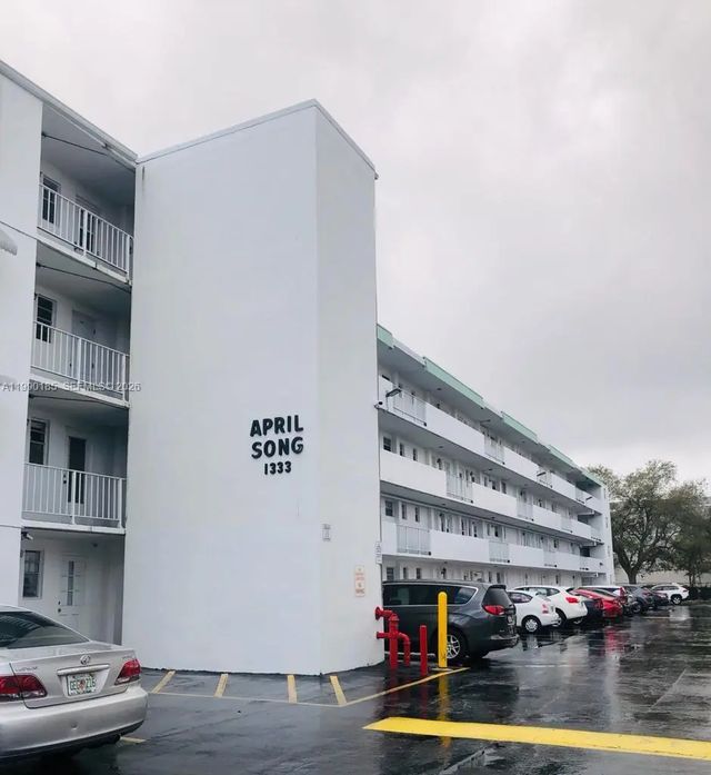 1333 E Hallandale Beach Boulevard #223, Hallandale Beach