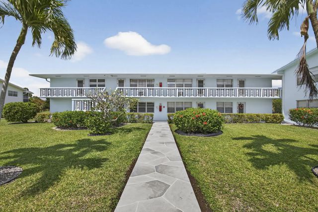 3 of 54 - 106 Camden E, West Palm Beach, FL