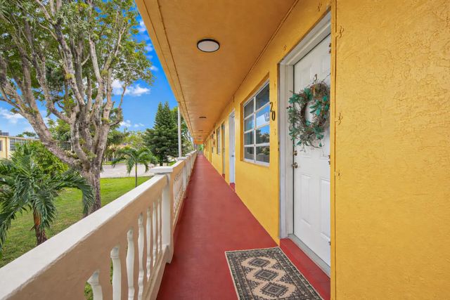 115 Ne 202nd Terrace #m20, Miami Gardens