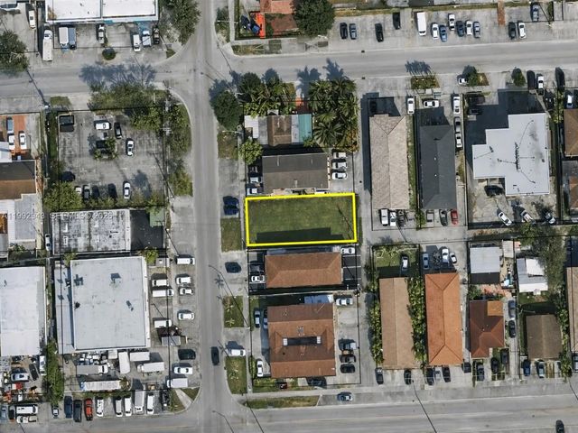 2657 W 2nd Avenue, Hialeah