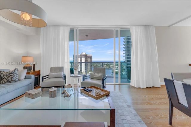 19400 Turnberry Way #2011, Aventura