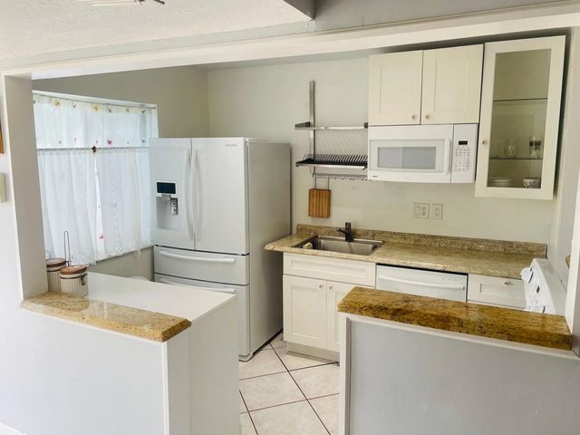 4 of 22 - 139 Sparrow Drive #2c, Royal Palm Beach, FL