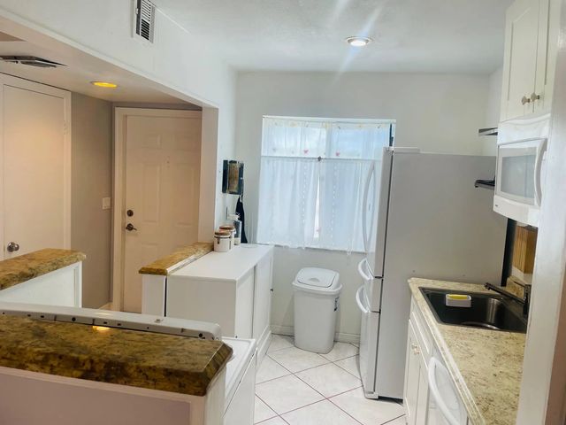 5 of 22 - 139 Sparrow Drive #2c, Royal Palm Beach, FL