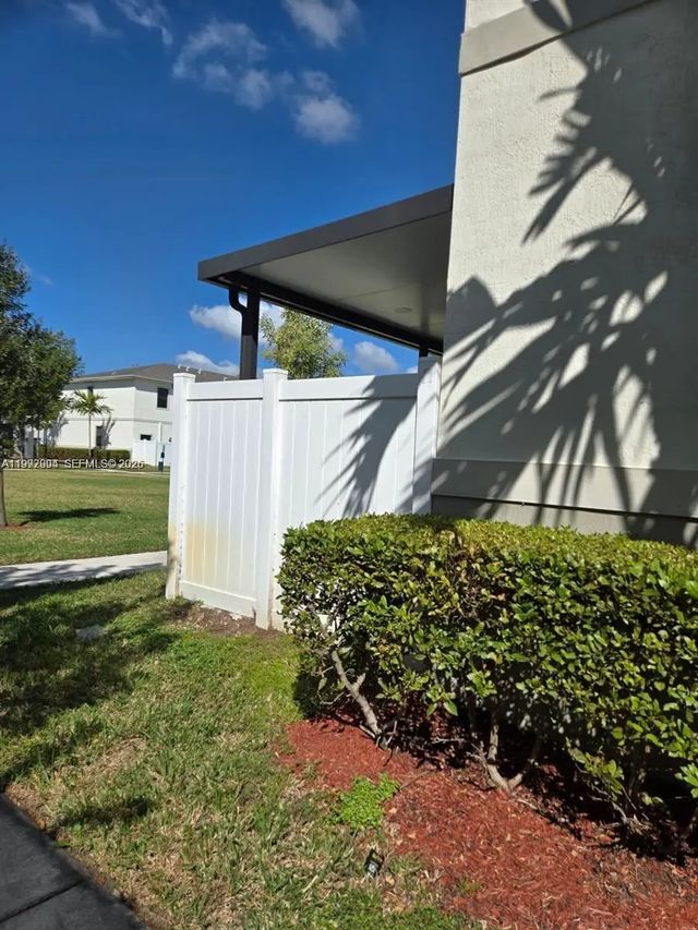 3 of 38 - 1166 Sw 7th Avenue, Florida City, FL