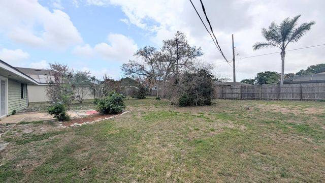 3 of 18 - 2481 Se Addison Street, Port St. Lucie, FL