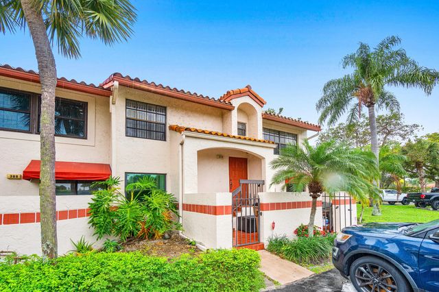 2 of 49 - 312 Liberty Court, Deerfield Beach, FL