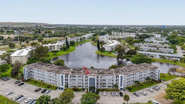 2010 N Farnham  N, Deerfield Beach