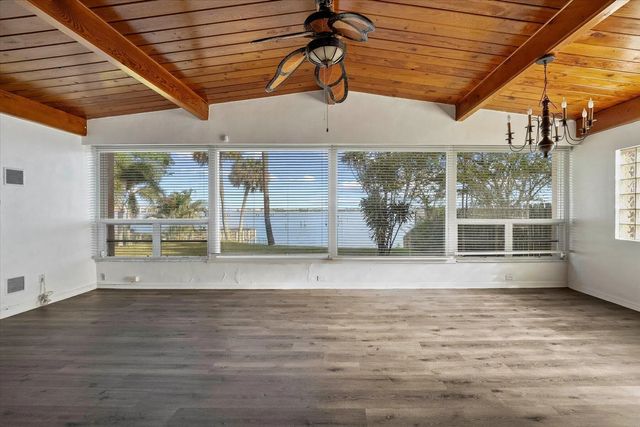 5 of 15 - 101 S Colorado Avenue, Stuart, FL