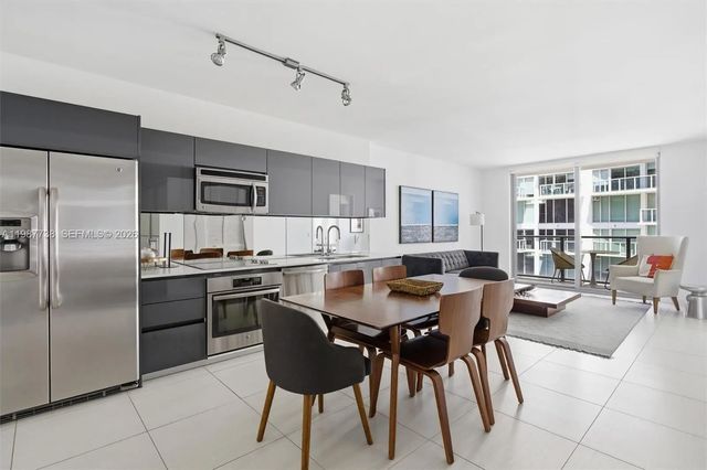 4 of 40 - 31 Se 6th Street #2504, Miami, FL