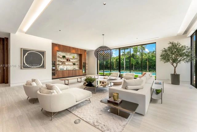 3 of 39 - 8755 Sw 54th Avenue, Miami, FL