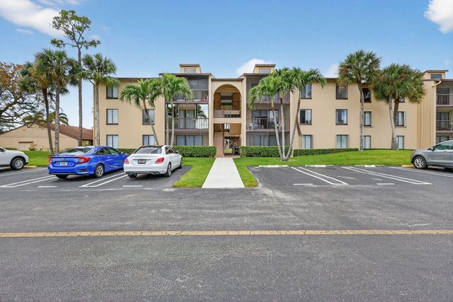 624 Sea Pine Way #b3, Greenacres