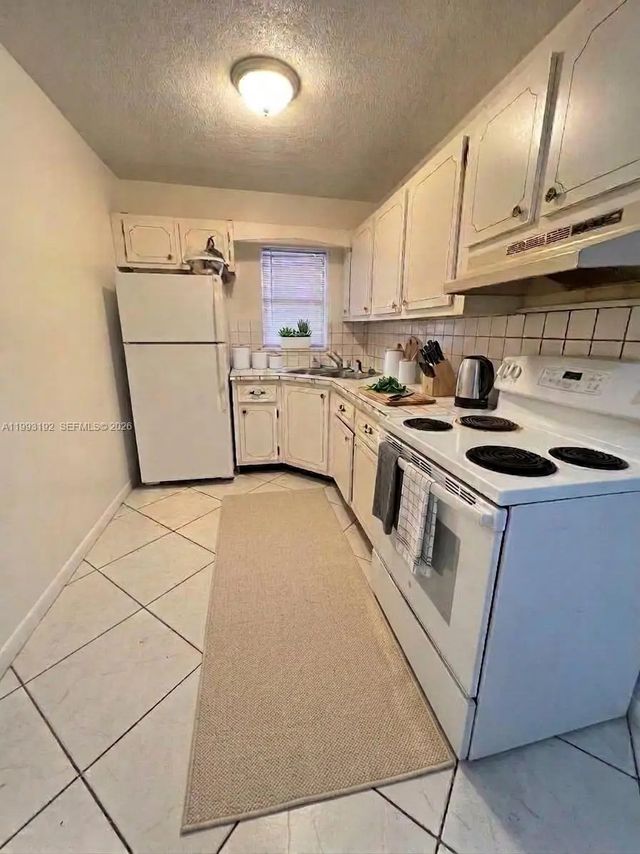 2 of 19 - 1747 Rodman Street #309, Hollywood, FL