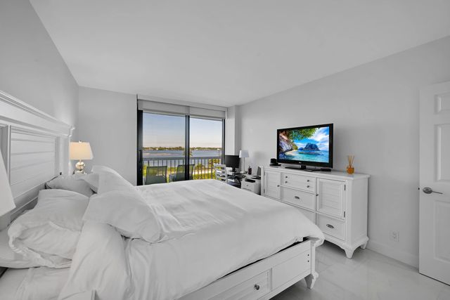 3 of 14 - 3300 S Ocean Boulevard #306n, Palm Beach, FL