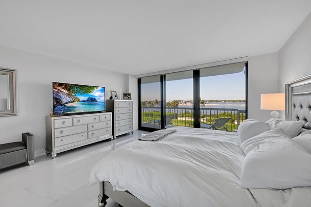 5 of 14 - 3300 S Ocean Boulevard #306n, Palm Beach, FL