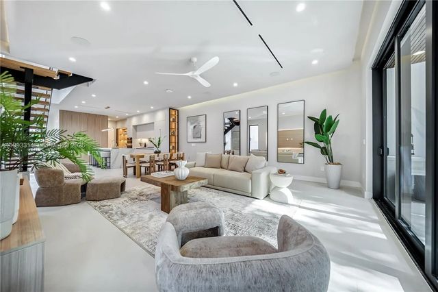 3 of 60 - 804 Ne 16th Terrace, Fort Lauderdale, FL