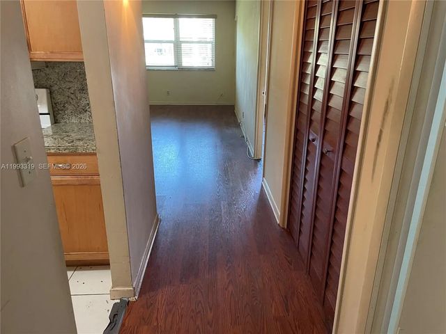 4 of 19 - 2300 Park Lane #208, Hollywood, FL