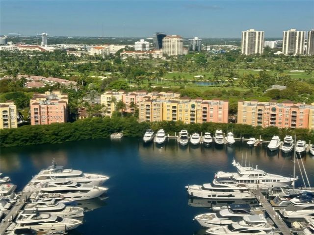 19667 Turnberry Way #22e, Aventura