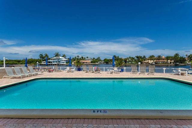 632 Snug Harbor Drive #d2, Boynton Beach