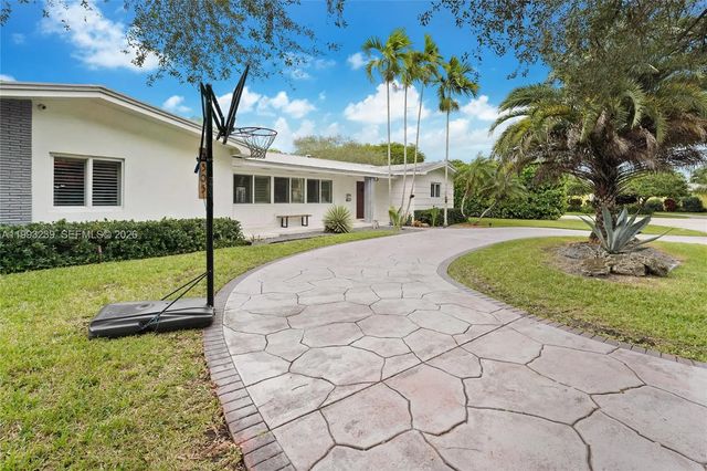 4 of 42 - 7305 Sw 123rd Terrace, Pinecrest, FL