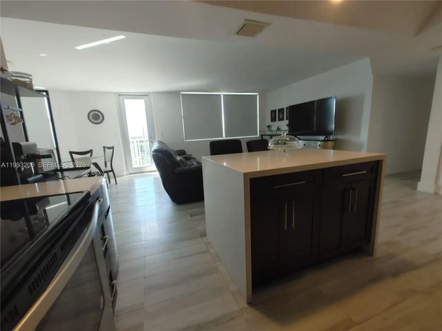 4 of 50 - 7135 Collins Avenue #525, Miami Beach, FL